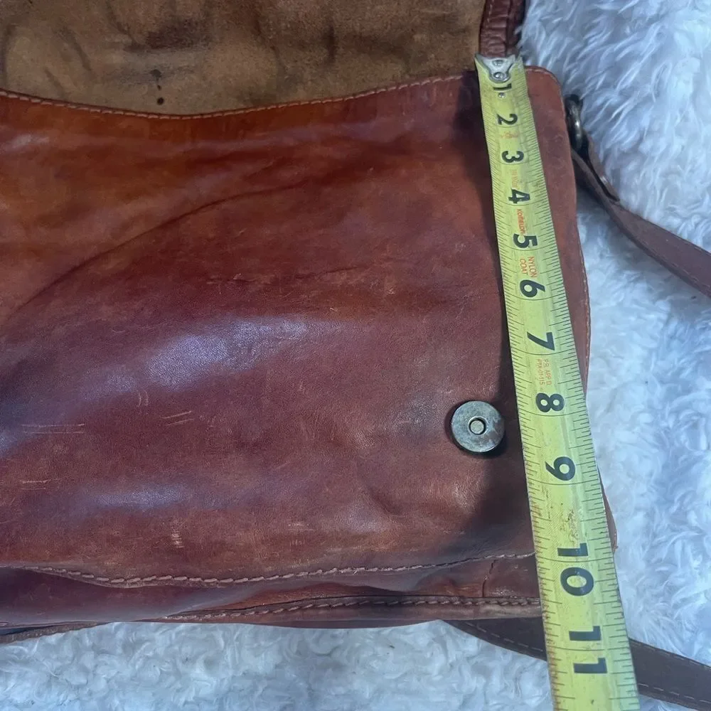 Vera pelle made in Italy leather faded brown messenger Bag with rustic hardware